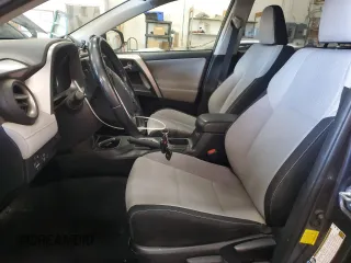 2018 Toyota RAV4 XLE with VIN JTMRFREV1JJ736777, listed as a Copart auction lot 52329605 with 60,069 mi miles and Salvage Title. Bid and sale history available at carsss.com. Image 7.