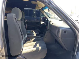 2006 Chevrolet Silverado 1500 LT2 with VIN 2GCEC13Z261315456, listed as a IAAI auction lot 41719055 with 137,075 mi miles. Bid and sale history available at carsss.com. Image 5.