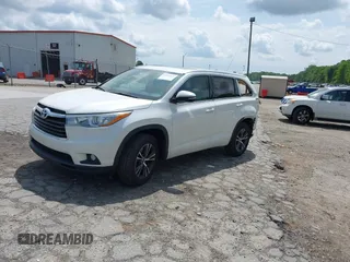 2016 Toyota Highlander XLE z VIN 5TDKKRFH3GS170784, wystawiony jako IAAI lot #42091024 z przebiegiem 83 300 mil mil oraz . Historia ofert i sprzedaży dostępna na DreamBid. Obrazek 18.