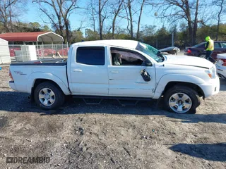 2013 Toyota Tacoma PreRunner with VIN 3TMJU4GN4DM150682, listed as a IAAI auction lot 41206289 with 66,179 mi miles. Bid and sale history available at carsss.com. Image 13.