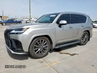 2023 Lexus LX 600 F Sport z VIN JTJMB7CX3P4031126, wystawiony jako Copart lot #57044555 z przebiegiem 7 763 mil mil oraz Szkoda całkowita • Salvage title. Historia ofert i sprzedaży dostępna na DreamBid. Obrazek 1.