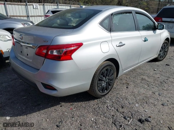 2016 Nissan Sentra SR with VIN 3N1AB7AP1GL678565, listed as a IAAI auction lot 41756755 with 132,571 mi miles. Bid and sale history available at carsss.com. Image 4.