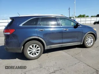 2017 Kia Sorento LX with VIN 5XYPGDA5XHG334764, listed as a Copart auction lot 62677035 with 60,488 mi miles and Salvage title. Bid and sale history available at DreamBid. Image 3.