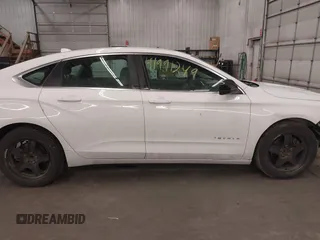 2014 Chevrolet Impala LS z VIN 1G11Y5SL8EU126892, wystawiony jako IAAI lot #41991249 z przebiegiem 101 351 mil mil oraz . Historia ofert i sprzedaży dostępna na DreamBid. Obrazek 14.