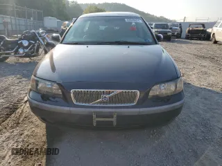 2004 Volvo V70 with VIN YV1SW61T942426583, listed as a Copart auction lot 68699624 with 153,895 mi miles and Salvage Title. Bid and sale history available at carsss.com. Image 5.