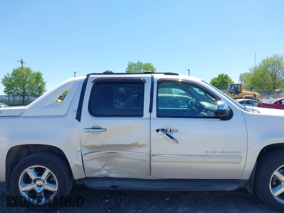 2011 Chevrolet Avalanche LTZ with VIN 3GNTKGE35BG349390, listed as a IAAI auction lot 42116974 with 173,817 mi miles and . Bid and sale history available at DreamBid. Image 6.