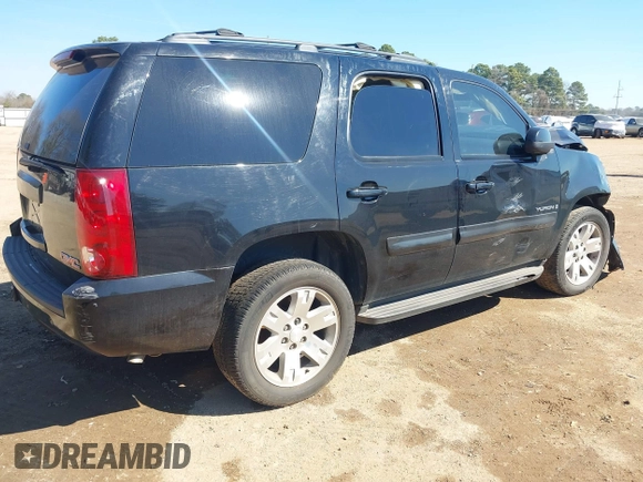 2007 GMC Yukon SLT z VIN 1GKFC13077J401993, wystawiony jako IAAI lot #41704555 z przebiegiem Nie podano mil oraz . Historia ofert i sprzedaży dostępna na DreamBid. Obrazek 4.