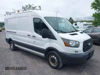2015 Ford Transit z VIN 1FTNE2CV5FKA07968, wystawiony jako IAAI lot #42693006 z przebiegiem 133 500 mil mil oraz . Historia ofert i sprzedaży dostępna na DreamBid. Obrazek 1.