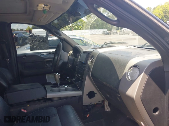 2004 Ford F-150 XLT z VIN 1FTPW14514KA67581, wystawiony jako IAAI lot #42634951 z przebiegiem 191 175 mil mil oraz . Historia ofert i sprzedaży dostępna na DreamBid. Obrazek 5.