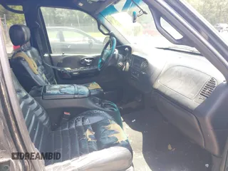 2001 Ford F-150 XLT с VIN 1FTRW07L31KA17614, выставлен на аукционе IAAI как лот 42522640 с пробегом Не указан миль и . История ставок и продаж доступна на DreamBid. Изображение 5.