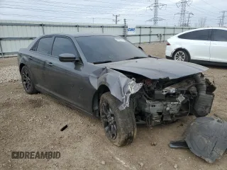 2020 Chrysler 300 S with VIN 2C3CCAGG3LH142005, listed as a Copart auction lot 84526744 with Not Provided miles and Salvage Title. Bid and sale history available at DreamBid. Image 4.