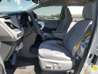 2018 Toyota Sienna LE Auto Access Seat with VIN 5TDKZ3DC4JS920443, listed as a Copart auction lot 58935935 with 128,045 mi miles and Salvage title. Bid and sale history available at DreamBid. Image 7.