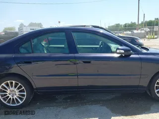 2007 Volvo S60 2.5L Turbo with VIN YV1RS592972623502, listed as a IAAI auction lot 41599575 with 93,983 mi miles. Bid and sale history available at carsss.com. Image 13.
