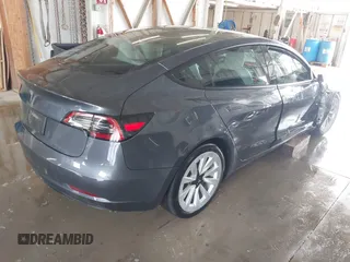 2023 Tesla Model 3 z VIN 5YJ3E1EA2PF591661, wystawiony jako IAAI lot #42014086 z przebiegiem 13 945 mil mil oraz . Historia ofert i sprzedaży dostępna na DreamBid. Obrazek 4.