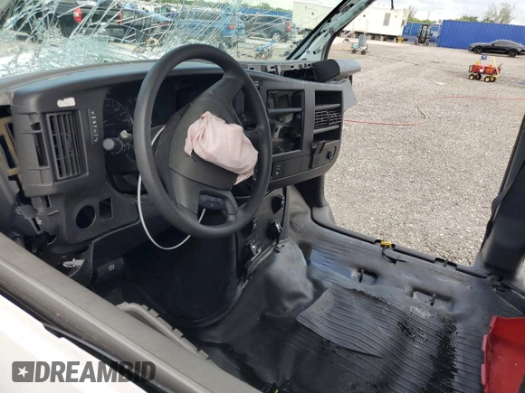 2024 Chevrolet Express Cargo with VIN 1GCWGAFP5R1176615, listed as a Copart auction lot 63656685 with 9,027 mi miles and Clean title. Bid and sale history available at DreamBid. Image 7.