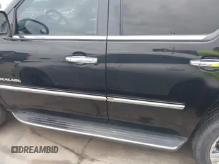 2013 Cadillac Escalade Luxury z VIN 1GYS3BEFXDR127777, wystawiony jako IAAI lot #42390040 z przebiegiem 206 852 mil mil oraz . Historia ofert i sprzedaży dostępna na DreamBid. Obrazek 14.