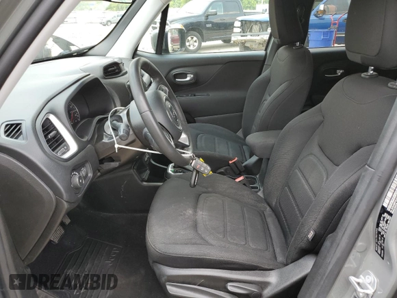 2020 Jeep Renegade Latitude z VIN ZACNJABB7LPL31497, wystawiony jako Copart lot #59149995 z przebiegiem 45 396 mil mil oraz Szkoda całkowita • Salvage title. Historia ofert i sprzedaży dostępna na DreamBid. Obrazek 7.
