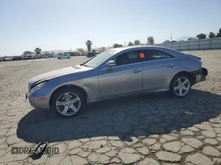 2007 Mercedes-Benz CLS 550 with VIN WDDDJ72X17A083160, listed as a Copart auction lot 54728685 with 184,752 mi miles and Salvage title. Bid and sale history available at DreamBid. Image 1.