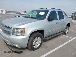 2011 Chevrolet Avalanche LS with VIN 3GNTKEE35BG252968, listed as a IAAI auction lot 42109433 with 117,352 mi miles and . Bid and sale history available at DreamBid. Image 17.