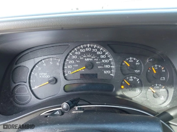 2005 GMC Yukon SLT with VIN 1GKEC13T25J178152, listed as a IAAI auction lot 41685936 with 226,765 mi miles. Bid and sale history available at carsss.com. Image 7.