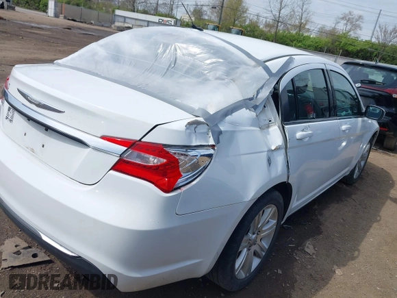2011 Chrysler 200 Touring with VIN 1C3BC1FB4BN614249, listed as a IAAI auction lot 42041630 with 197,101 mi miles. Bid and sale history available at carsss.com. Image 4.