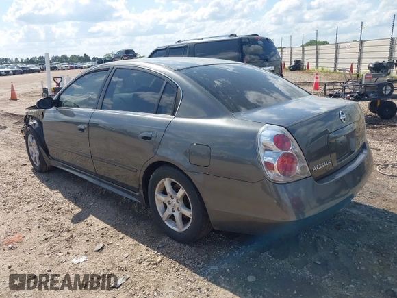 2005 Nissan Altima 2.5 S with VIN 1N4AL11D65C272888, listed as a IAAI auction lot 41895448 with 140,928 mi miles. Bid and sale history available at carsss.com. Image 3.