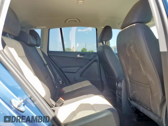 2017 Volkswagen Tiguan S с VIN WVGAV7AX2HW504340, выставлен на аукционе Copart как лот 54264525 с пробегом 78 565 миль миль и Списание • Salvage title. История ставок и продаж доступна на DreamBid. Изображение 11.