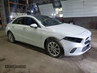 2019 Mercedes-Benz A 220 z VIN WDD3G4FBXKW028712, wystawiony jako Copart lot #59023105 z przebiegiem 95 881 mil mil oraz Szkoda całkowita • Salvage title. Historia ofert i sprzedaży dostępna na DreamBid. Obrazek 4.