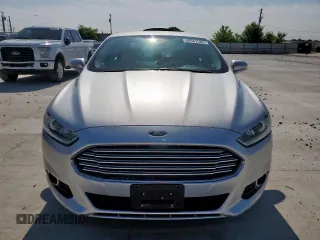 2016 Ford Fusion SE with VIN 3FA6P0HD9GR228527, listed as a Copart auction lot 60562505 with 88,305 mi miles and Clean title. Bid and sale history available at DreamBid. Image 5.