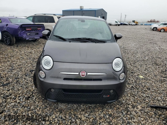 2017 FIAT 500e with VIN 3C3CFFGE0HT600746, listed as a Copart auction lot 55964925 with 30,465 mi miles and Salvage title. Bid and sale history available at DreamBid. Image 5.