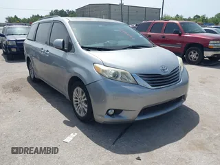 2011 Toyota Sienna XLE AAS с VIN 5TDYK3DC4BS083144, выставлен на аукционе IAAI как лот 42240321 с пробегом 170 773 миль миль и . История ставок и продаж доступна на DreamBid. Изображение 1.
