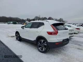 2023 Volvo XC40 Plus Dark Theme с VIN YV4L12UW2P2083723, выставлен на аукционе Copart как лот 44937995 с пробегом 8 488 миль миль и Списание • Salvage title. История ставок и продаж доступна на DreamBid. Изображение 2.