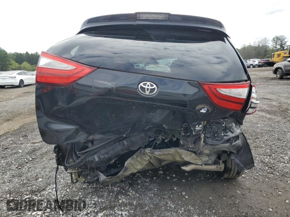 2019 Toyota Sienna LE with VIN 5TDJZ3DC6KS220467, listed as a Copart auction lot 71921714 with 70,950 mi miles and Salvage Title. Bid and sale history available at carsss.com. Image 6.