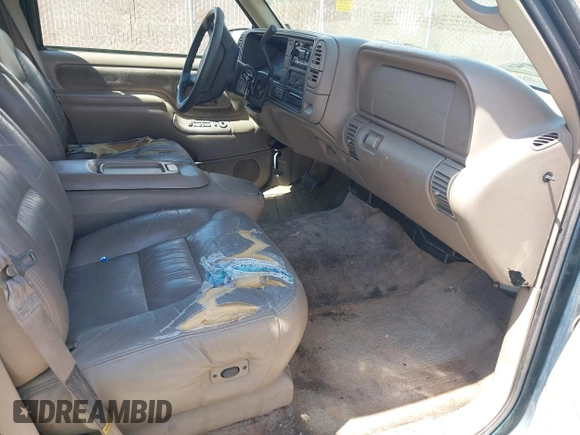 1997 Chevrolet Suburban with VIN 3GNFK16R1VG167865, listed as a IAAI auction lot 42147770 with 201,946 mi miles and . Bid and sale history available at DreamBid. Image 5.