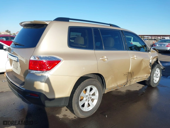 2013 Toyota Highlander with VIN 5TDZK3EH0DS107053, listed as a IAAI auction lot 41679784 with 136,100 mi miles. Bid and sale history available at carsss.com. Image 4.