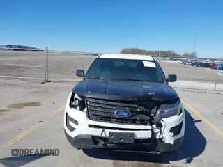 2019 Ford Police Interceptor Utility z VIN 1FM5K8ARXKGB28408, wystawiony jako IAAI lot #41883272 z przebiegiem 114 328 mil mil oraz . Historia ofert i sprzedaży dostępna na DreamBid. Obrazek 6.