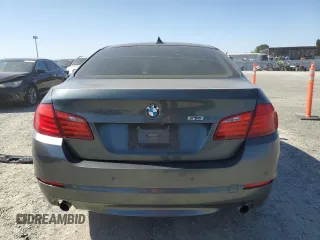 2011 BMW 5 Series 535i z VIN WBAFR7C55BC807077, wystawiony jako Copart lot #55354805 z przebiegiem Nie podano mil oraz Szkody całkowita. Historia ofert i sprzedaży dostępna na DreamBid. Obrazek 6.