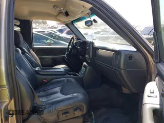 2002 Chevrolet Avalanche z VIN 3GNEC13T62G131044, wystawiony jako IAAI lot #42304494 z przebiegiem 378 090 mil mil oraz . Historia ofert i sprzedaży dostępna na DreamBid. Obrazek 5.