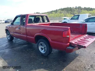 2003 Chevrolet S-10 LS with VIN 1GCCS19X338106736, listed as a IAAI auction lot 41830263 with 128,069 mi miles. Bid and sale history available at carsss.com. Image 3.