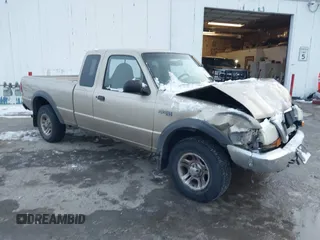 2000 Ford Ranger XLT with VIN 1FTZR15X3YPB74785, listed as a IAAI auction lot 41399100 with 220,259 mi miles. Bid and sale history available at carsss.com. Image 1.