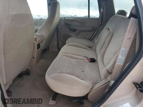 1998 Ford Expedition XLT z VIN 1FMPU18L2WLC21903, wystawiony jako Copart lot #43769965 z przebiegiem 154 851 mil mil oraz Czysty tytuł • Clean title. Historia ofert i sprzedaży dostępna na DreamBid. Obrazek 12.