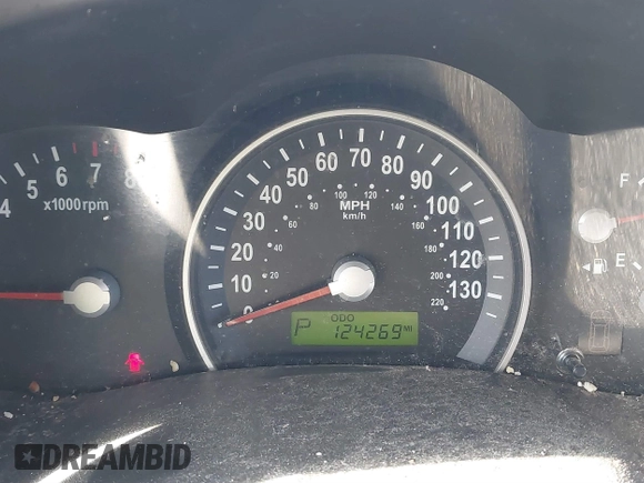 2008 Kia Sedona with VIN KNDMB133686227144, listed as a IAAI auction lot 41868692 with 124,269 mi miles. Bid and sale history available at carsss.com. Image 7.
