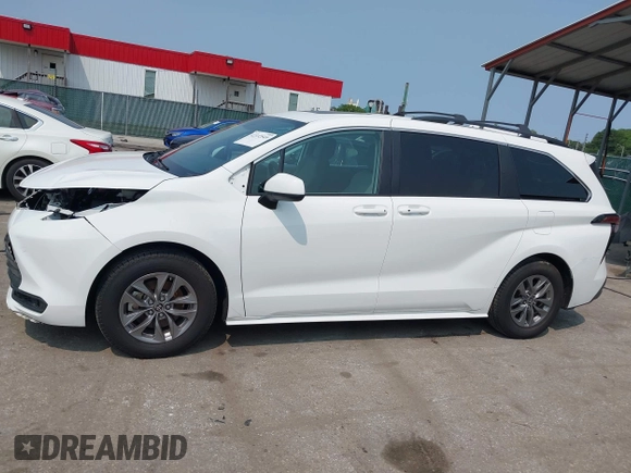 2022 Toyota Sienna LE z VIN 5TDBRKEC0NS087867, wystawiony jako IAAI lot #42332549 z przebiegiem 52 551 mil mil oraz . Historia ofert i sprzedaży dostępna na DreamBid. Obrazek 15.