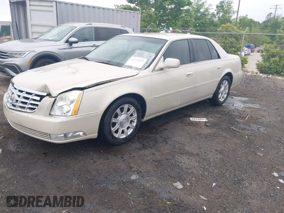 2011 Cadillac DTS z VIN 1G6KA5E65BU139507, wystawiony jako IAAI lot #42236497 z przebiegiem 118 332 mil mil oraz . Historia ofert i sprzedaży dostępna na DreamBid. Obrazek 18.