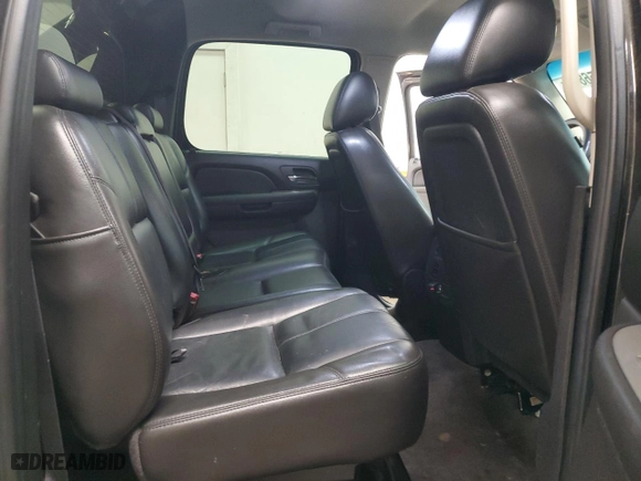 2011 Chevrolet Avalanche LT with VIN 3GNTKFE3XBG393895, listed as a Copart auction lot 77356884 with 187,213 mi miles and Clean Title. Bid and sale history available at carsss.com. Image 10.
