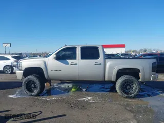 2008 Chevrolet Silverado 1500 LTZ with VIN 2GCEK133781213281, listed as a IAAI auction lot 41408471 with 241,389 mi miles. Bid and sale history available at carsss.com. Image 15.