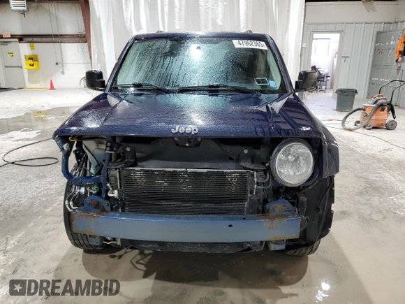2014 Jeep Patriot Latitude z VIN 1C4NJRFB3ED661621, wystawiony jako Copart lot #47962365 z przebiegiem 125 576 mil mil oraz Szkoda całkowita • Salvage title. Historia ofert i sprzedaży dostępna na DreamBid. Obrazek 5.