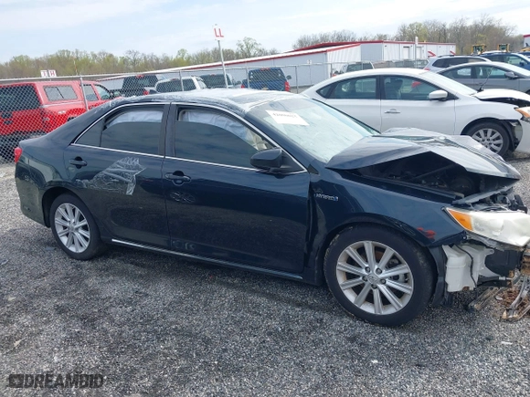 2013 Toyota Camry Hybrid LE with VIN 4T1BD1FK5DU076612, listed as a IAAI auction lot 42000025 with 210,000 mi miles. Bid and sale history available at carsss.com. Image 13.