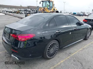 2023 Mercedes-Benz C 300 z VIN W1KAF4GB8PR136695, wystawiony jako IAAI lot #42115857 z przebiegiem 87 685 mil mil oraz . Historia ofert i sprzedaży dostępna na DreamBid. Obrazek 4.