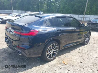 2020 BMW X4 xDrive30i z VIN 5UX2V1C04LLE67552, wystawiony jako IAAI lot #42248462 z przebiegiem 84 531 mil mil oraz . Historia ofert i sprzedaży dostępna na DreamBid. Obrazek 4.